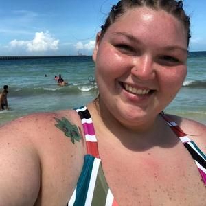 Meet your Posher, Haliegh